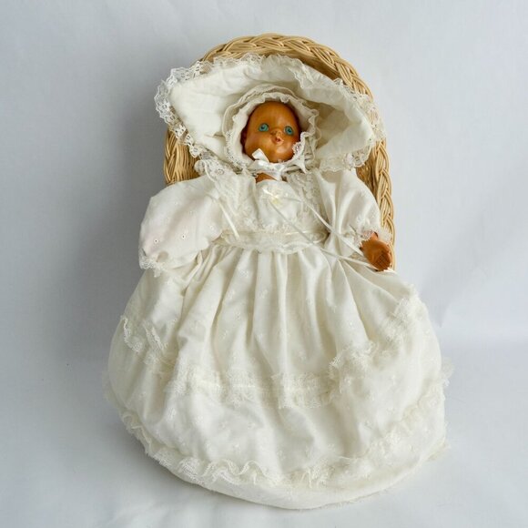 Robert Raikes Juliet Christening Doll in Basket Wooden - Picture 1 of 6